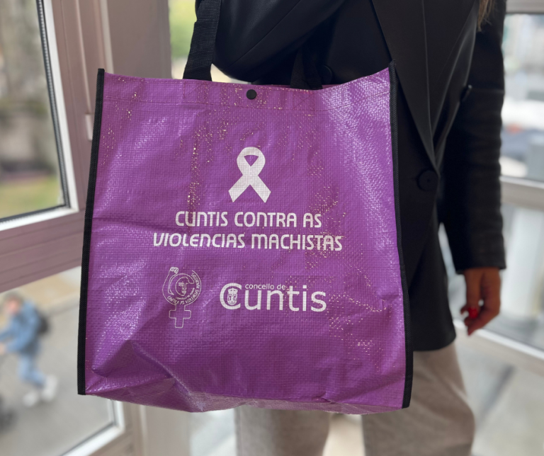 merchandising especializado sobre campañas de igualdad creadas por Crear Galicia